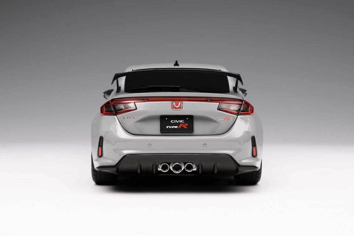 MotorHelix 1:18 Honda Civic Type-R (FL5) Sonic Grey Pearl