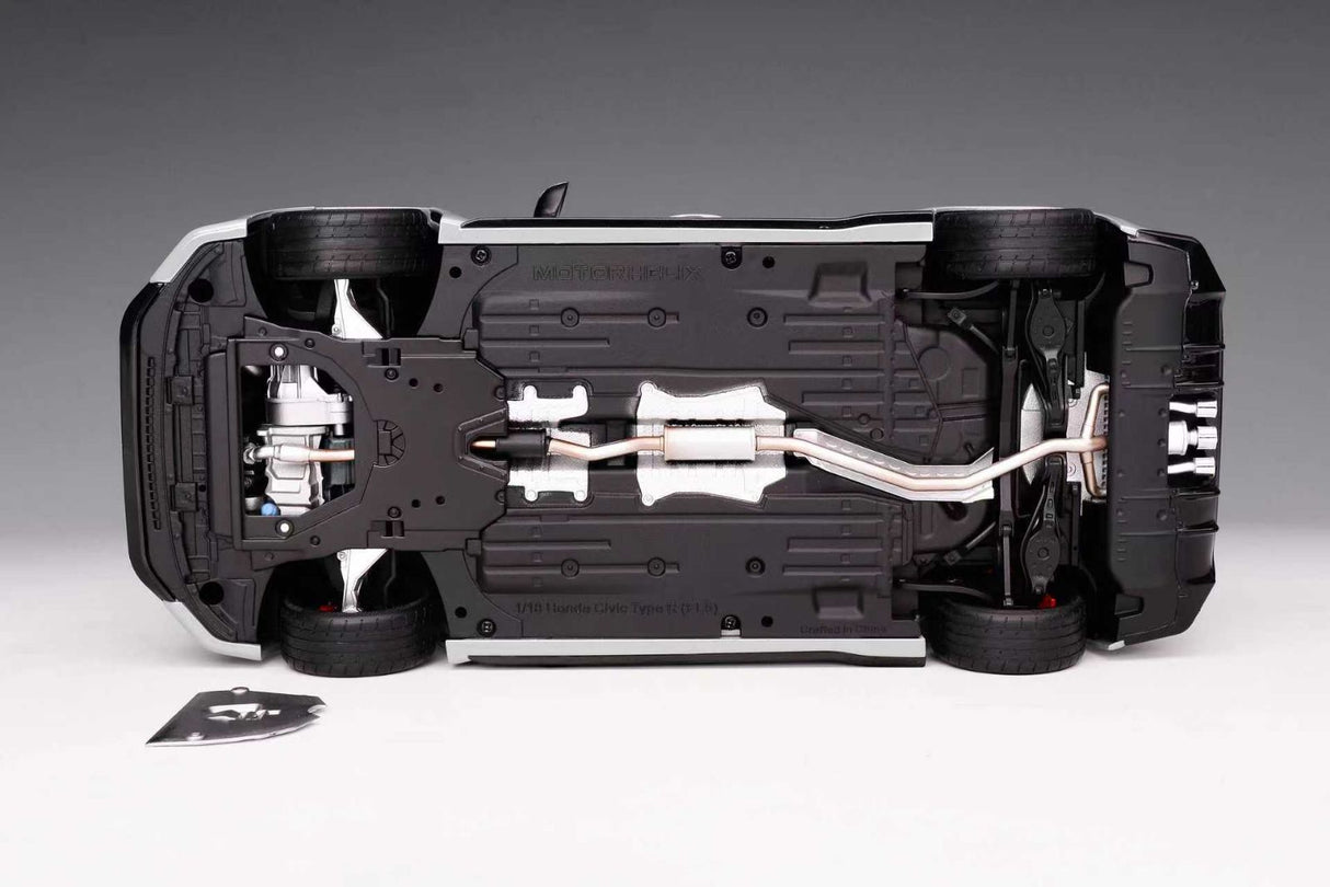 MotorHelix 1:18 Honda Civic Type-R (FL5) Sonic Grey Pearl