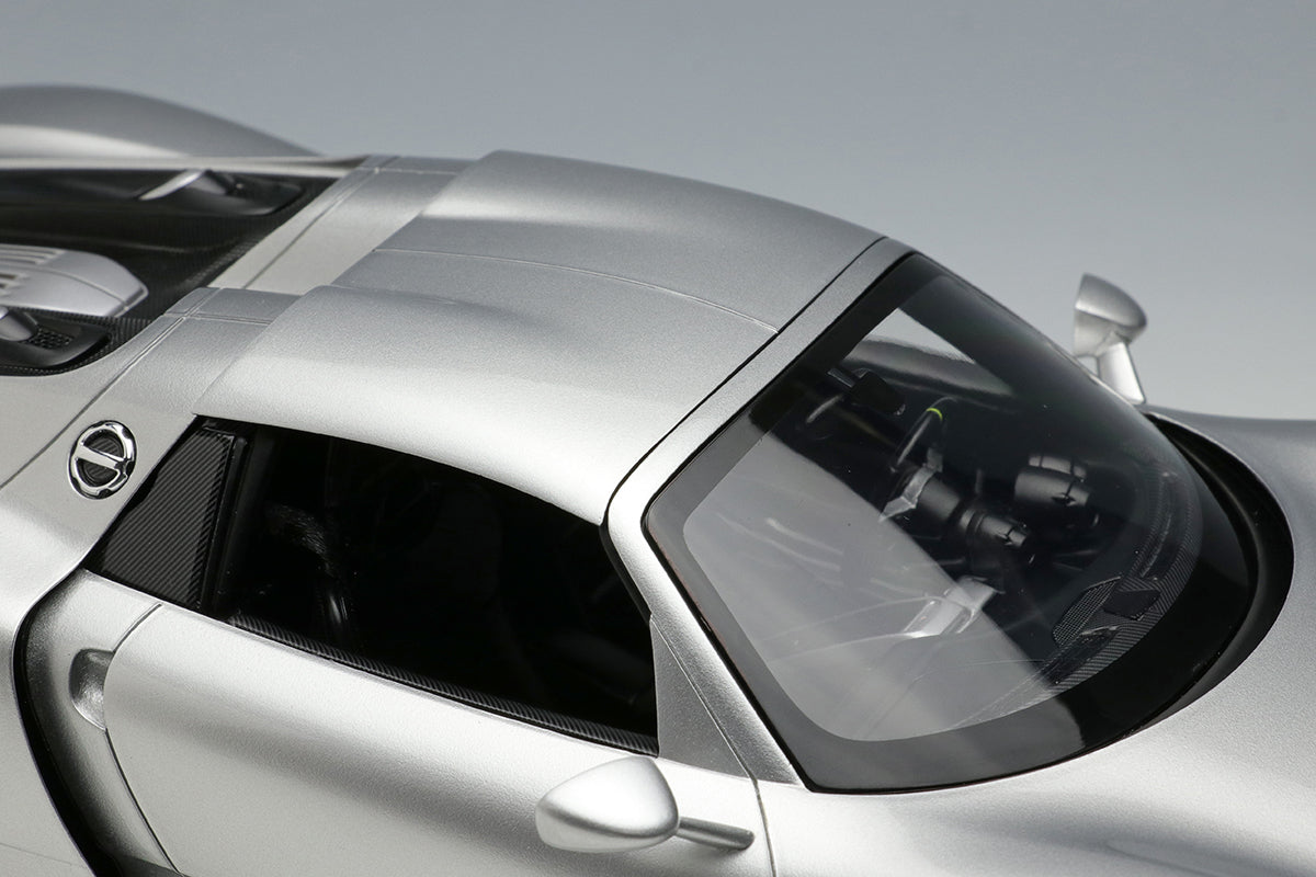 Make Up Co., Ltd / Eidolon 1:18 Porsche 918 Spyder 2011