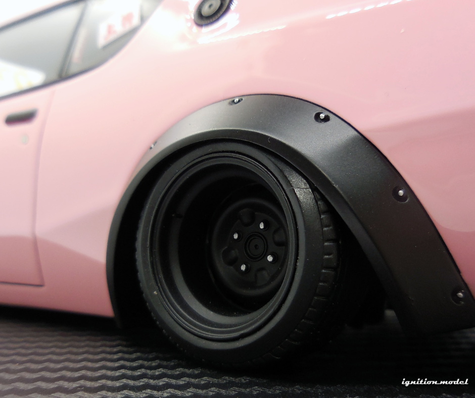 Ignition Model 1:18 Nissan Kenmeri 2DR LB-WORKS in Pink