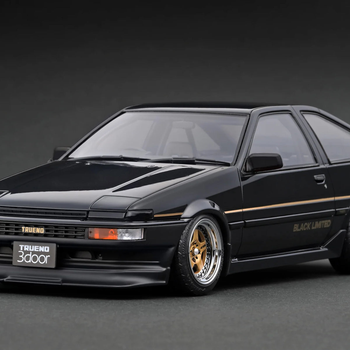 Ignition Model 1:18 Toyota Sprinter Trueno (AE86) 3DR GT
