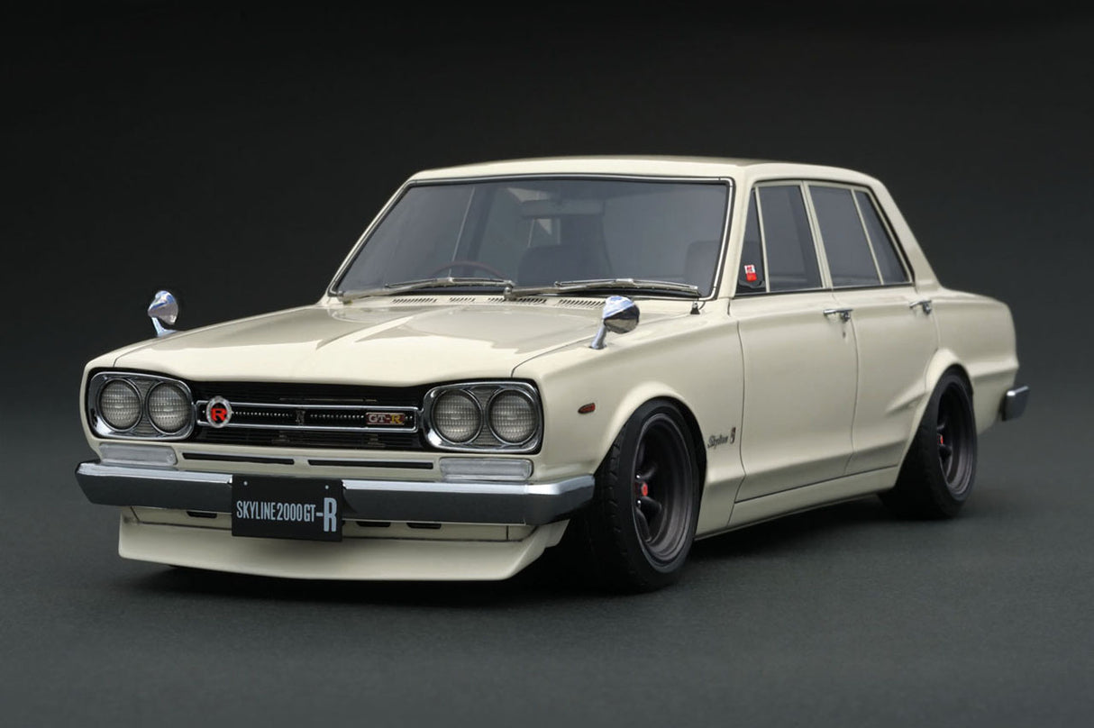 Ignition Model 1:18 Nissan Skyline 2000 GT-R (PGC10) in White