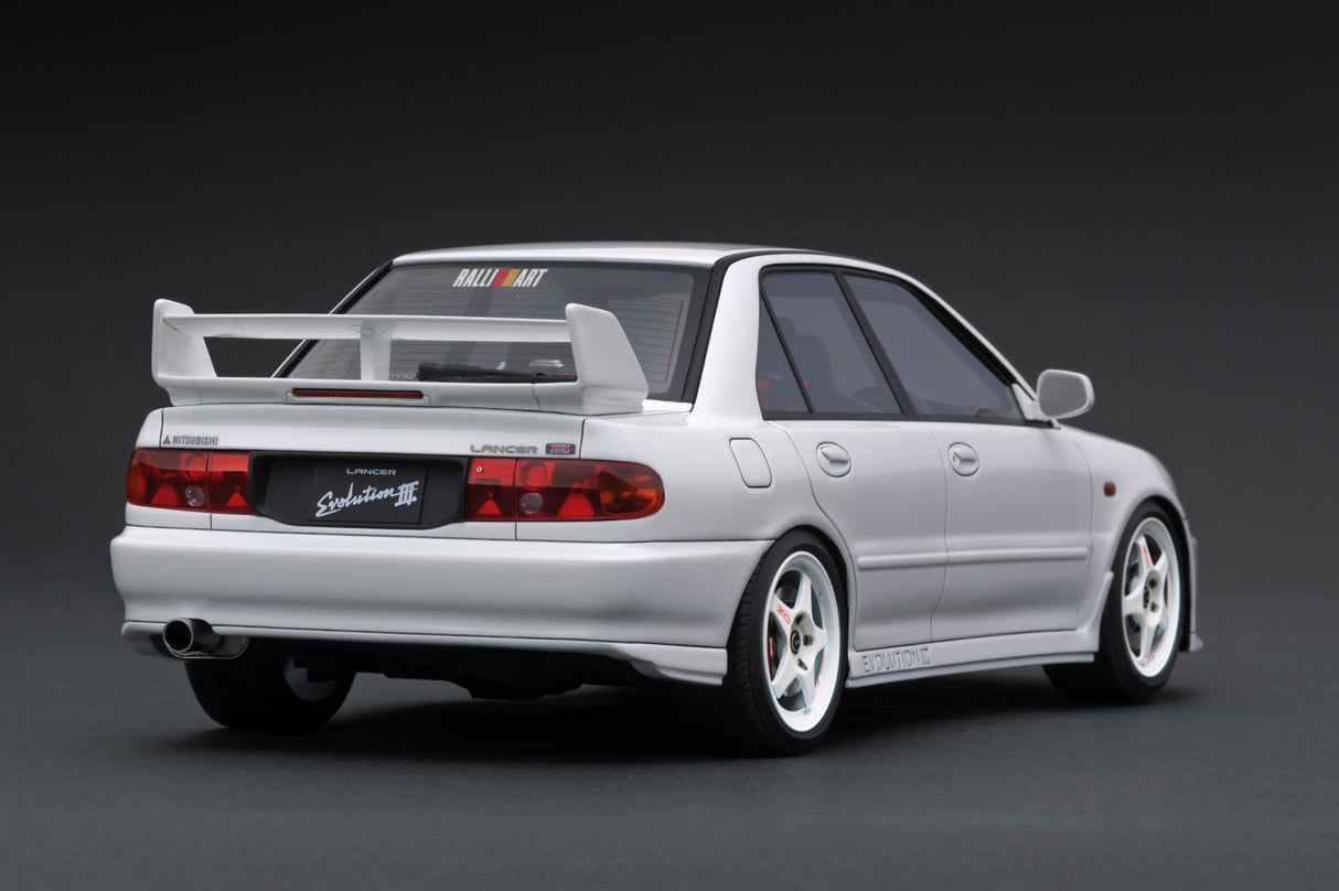Ignition Model 1:18 Mitsubishi Lancer Evolution III GSR (CE9A) in White
