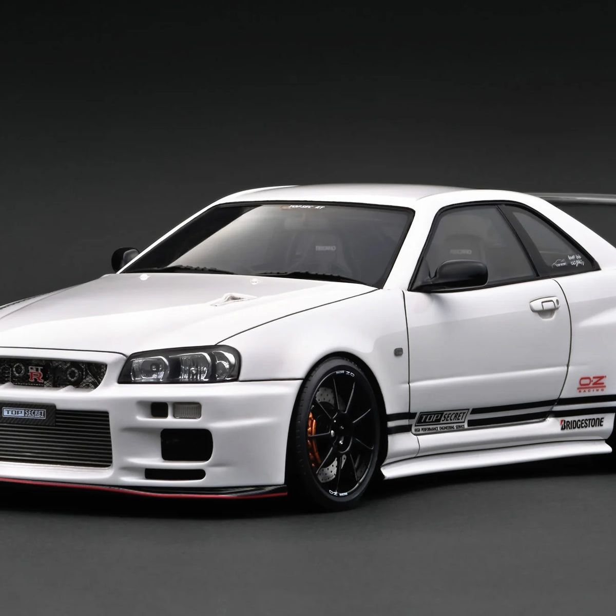 【WEB限定】Nissan Skyline  White With Engine 1/18 Motorhelix Nissan Skyline GT-R GTR R34 Nismo Customized