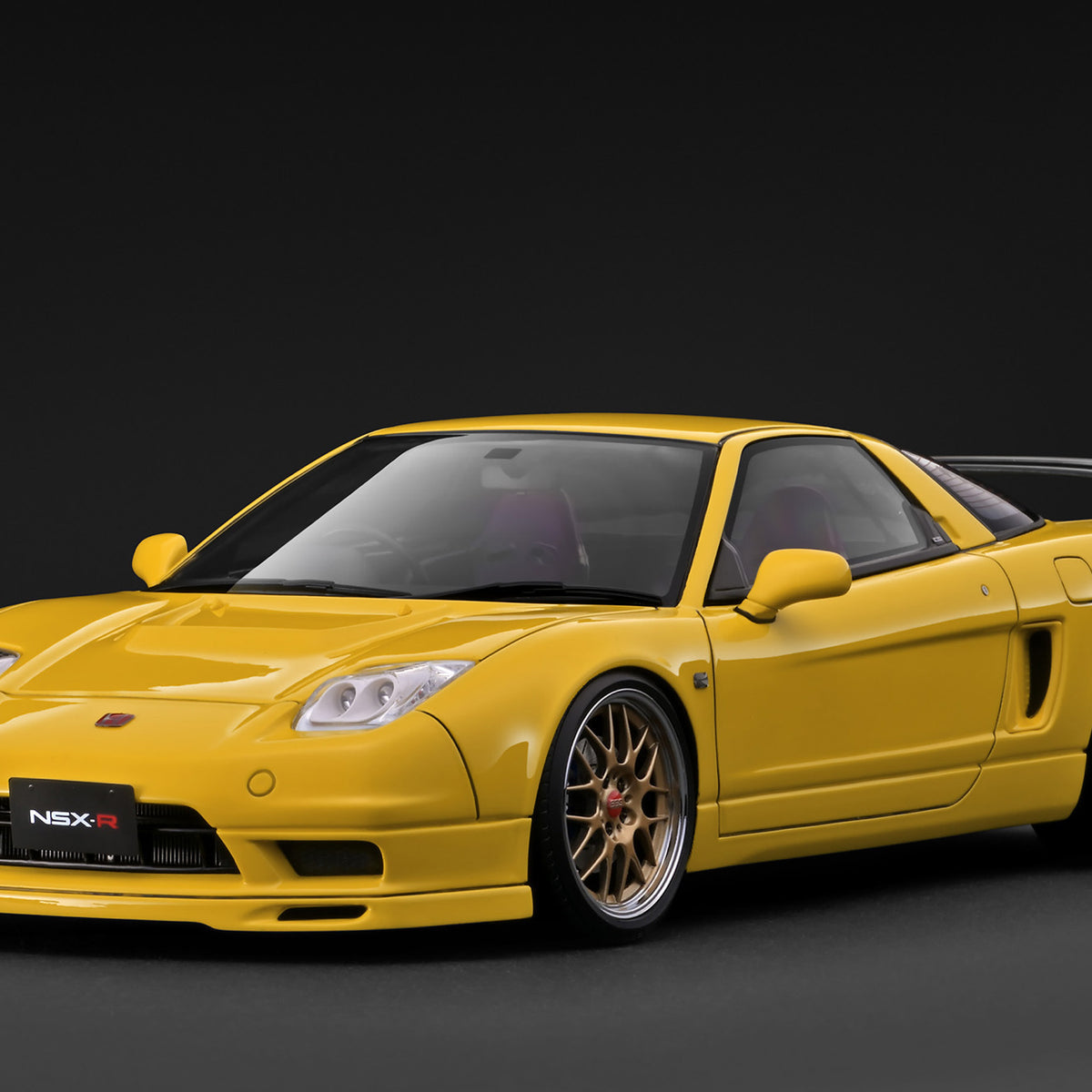 Ignition Model 1:18 Honda NSX-R (NA2) warna Kuning - tampilan samping