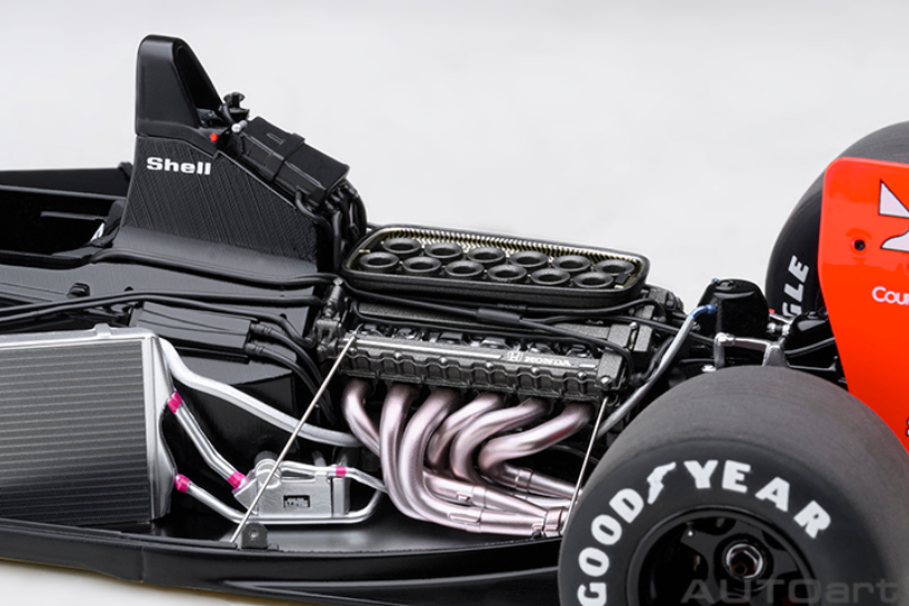 AUTOart 1:18 McLaren Honda MP4/6 Japanese GP 1991 A.SENNA #1