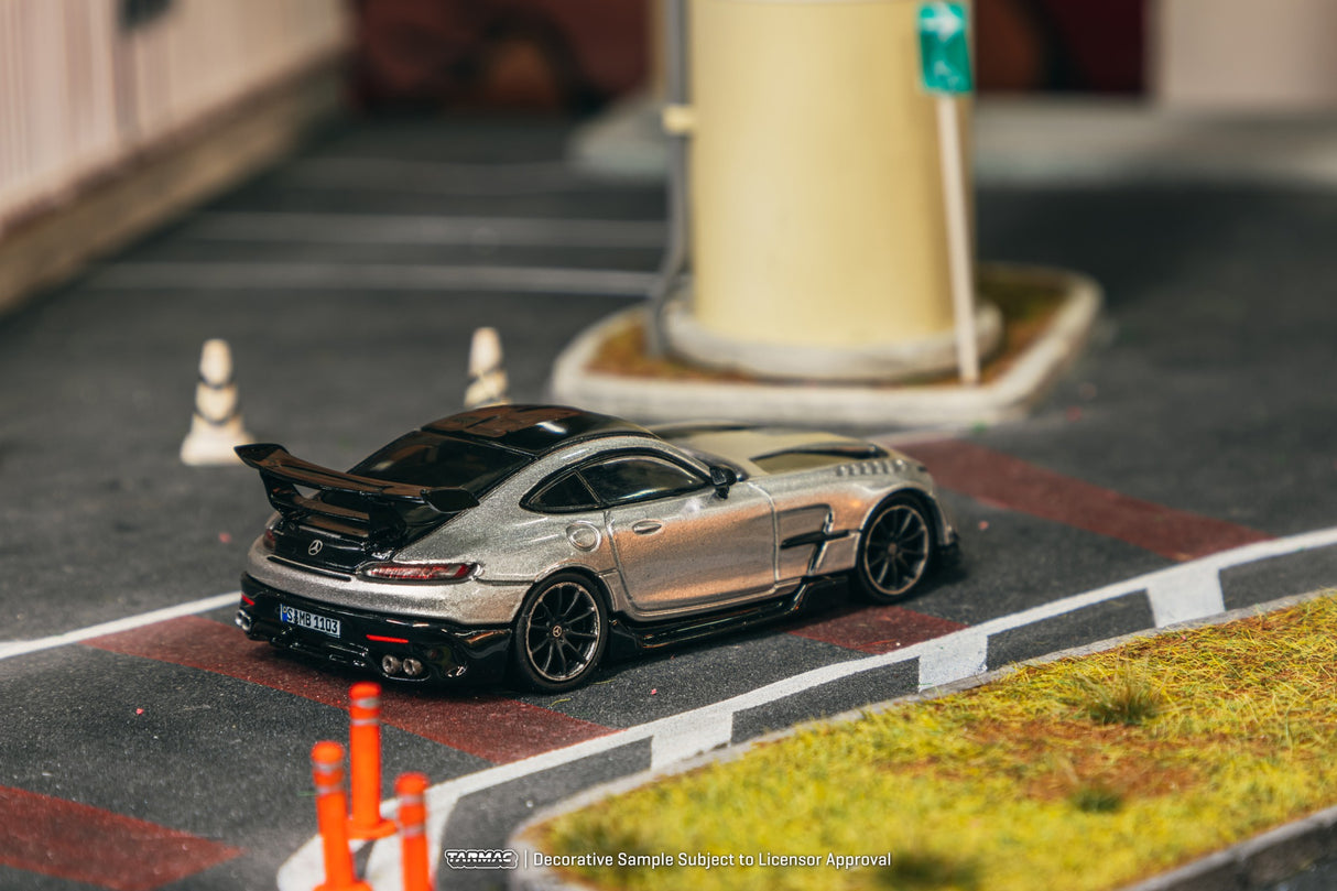Tarmac Works 1:64 Mercedes-Benz AMG GT Black Series in Silver