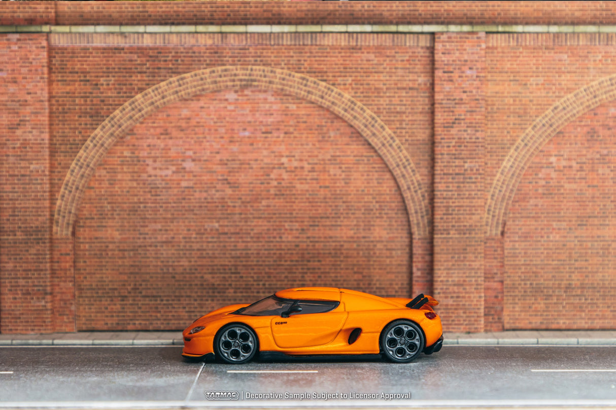 Tarmac Works 1:64 Koenigsegg CC850 in Orange