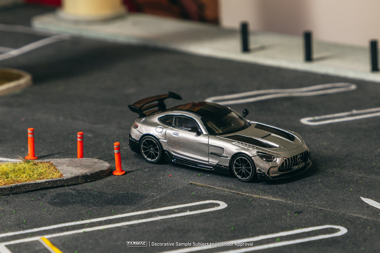 Tarmac Works 1:64 Mercedes-Benz AMG GT Black Series in Silver