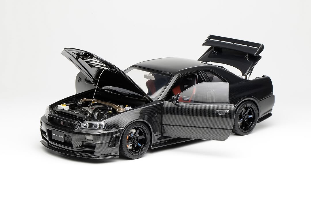 *PREORDER* MotorHelix 1:18 Nissan Skyline GT-R (R34) Customized Version - Carbon Fiber