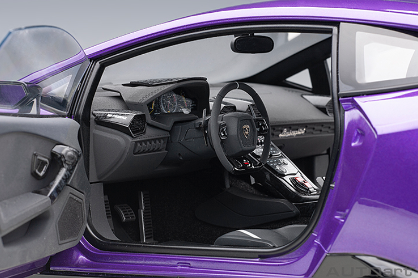 AUTOart 1:12 Lamborghini Huracan Performante in Viola Pasifae / Pearl Purple