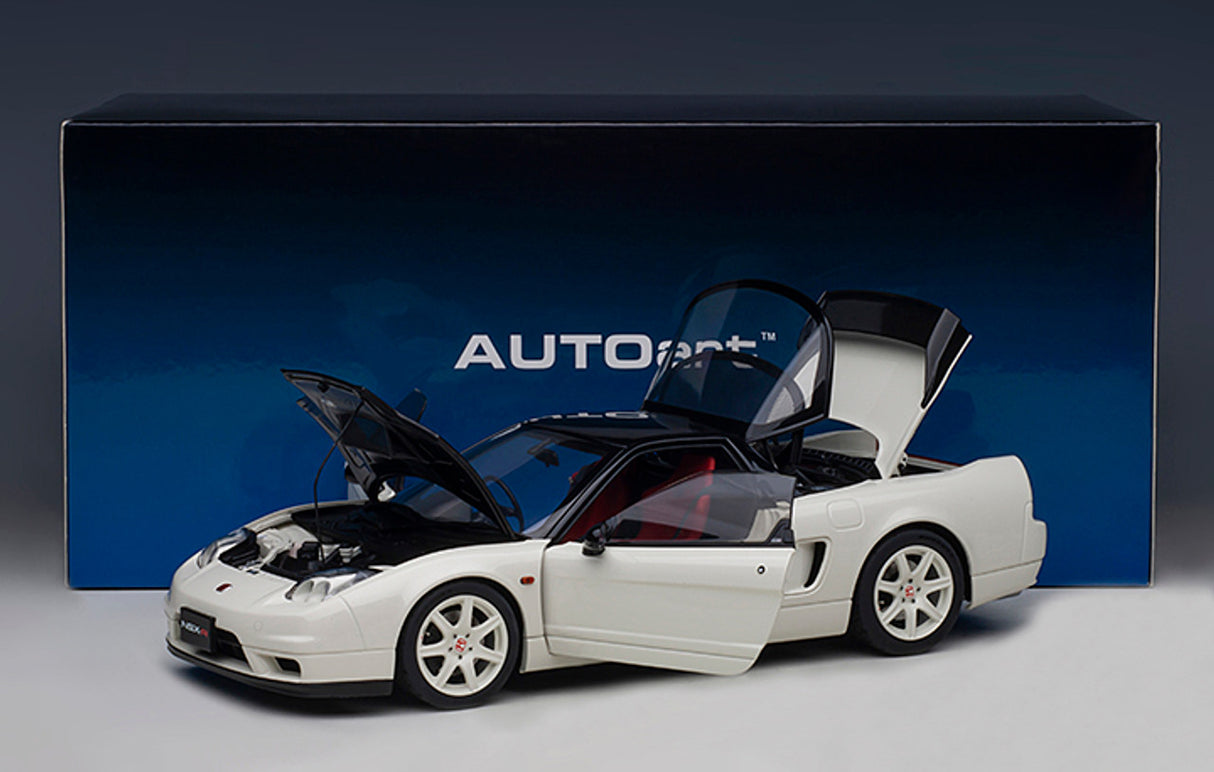 AUTOart 1:18 Honda NSX-R (NA2) with Carbon Fiber Hood in Championship White