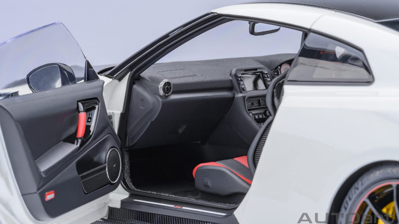 AUTOart 1:18 Nissan GT-R (R35) NISMO 2022 Special Edition in Brilliant White Pearl