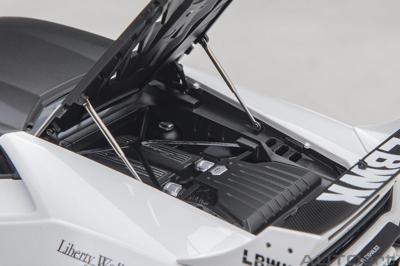 AUTOart 1:18 Lamborghini Huracan GT LBWK Silhouette Works in White