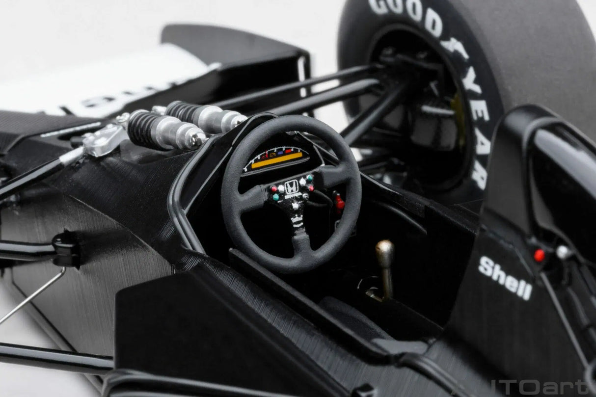 AUTOart 1:18 McLaren Honda MP4/6 Japanese GP 1991 A.SENNA #1 with McLaren Logo