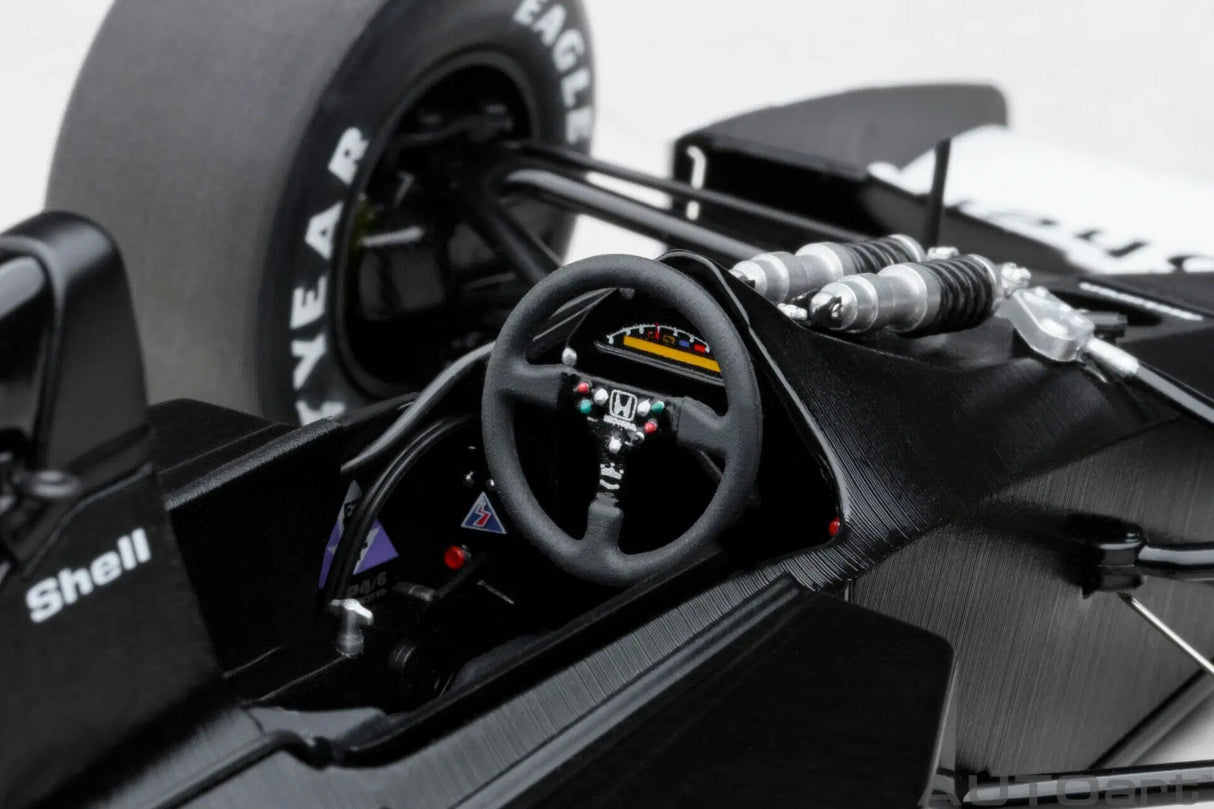 AUTOart 1:18 McLaren Honda MP4/6 Japanese GP 1991 A.SENNA #1 with McLaren Logo