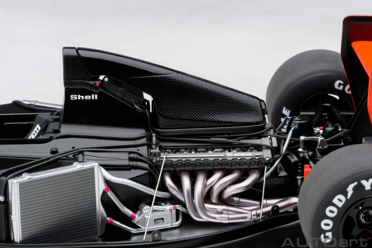 AUTOart 1:18 McLaren Honda MP4/6 Japanese GP 1991 A.SENNA #1 with McLaren Logo