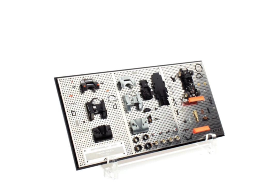 MotorHelix 1:64 Mazda 787B Picture Frame Edition (ONE PER PERSON PER ORDER)