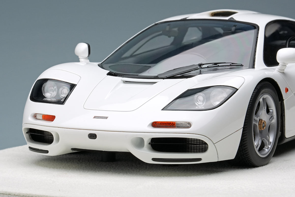 Make Up Co., Ltd / Eidolon 1:18 McLaren F1 Road Car 1994 in White
