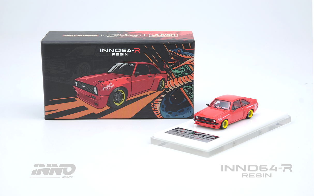 *PREORDER* INNO64 1:64 Ford Escort MK2 PANDEM "EMOTION" RETRO HAVOC in Red