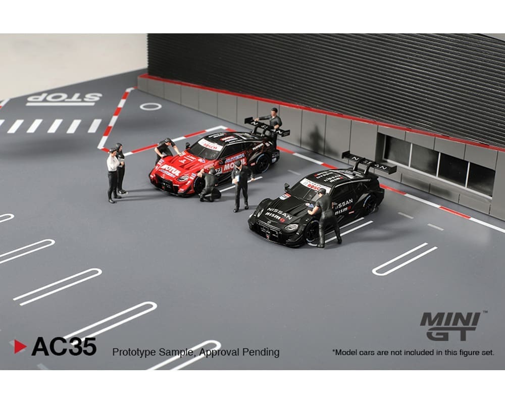 MINI GT 1:64 Diorama Nissan Motorsports Nismo Operation