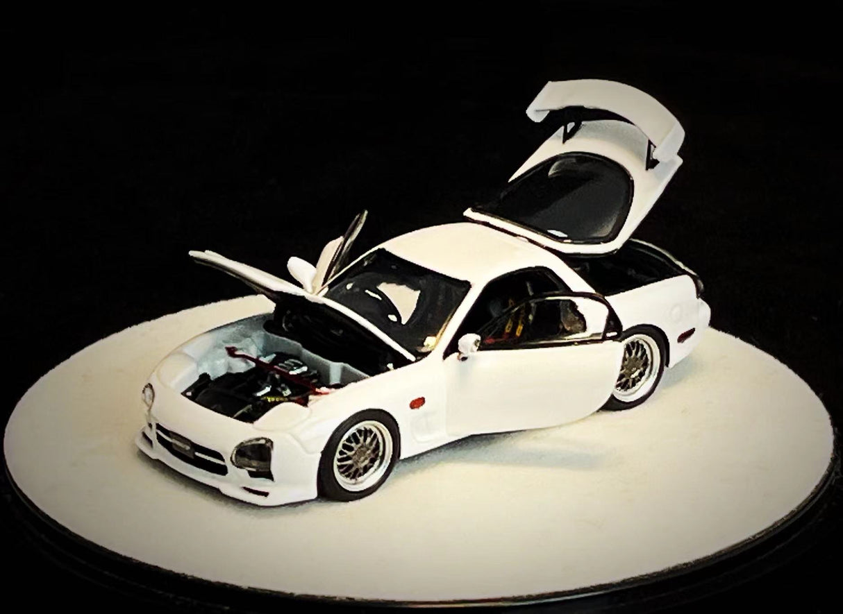 PGM Models 1:64 Mazda RX-7 (FD3S) in White Luxury Round Base Version