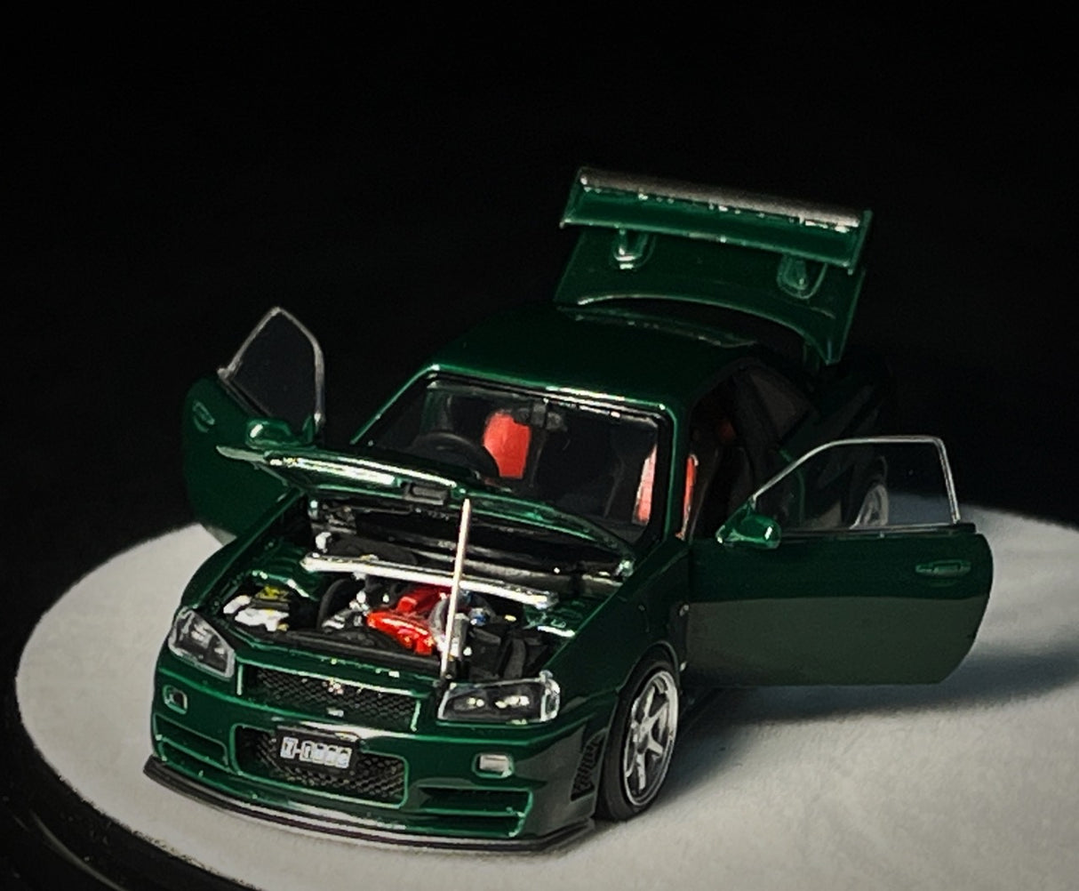 PGM 1:64 Nissan Skyline GT-R (R34) in British Green Luxury Version