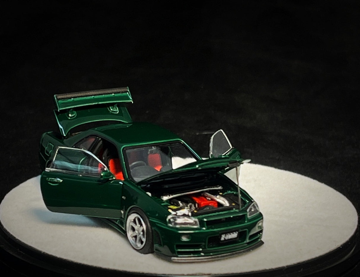 PGM 1:64 Nissan Skyline GT-R (R34) in British Green Luxury Version