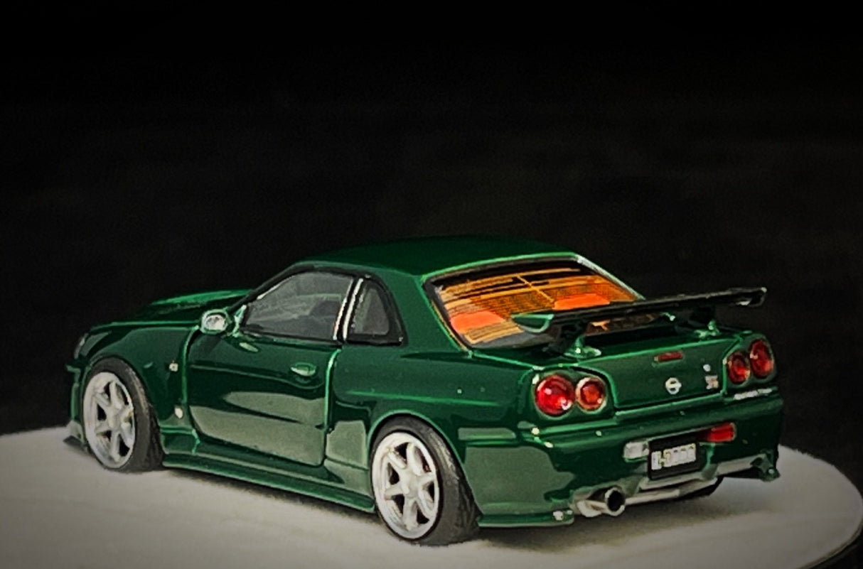 PGM 1:64 Nissan Skyline GT-R (R34) in British Green Luxury Version