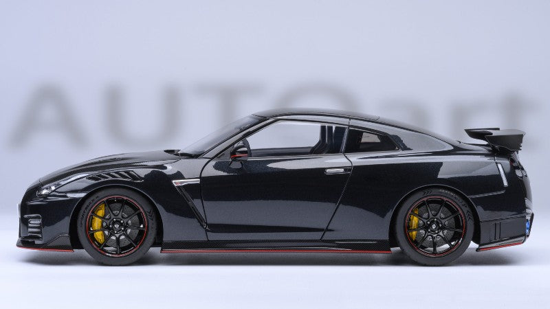 AUTOart 1:18 Nissan GT-R (R35) NISMO 2022 Special Edition in Meteor Flake Black Pearl