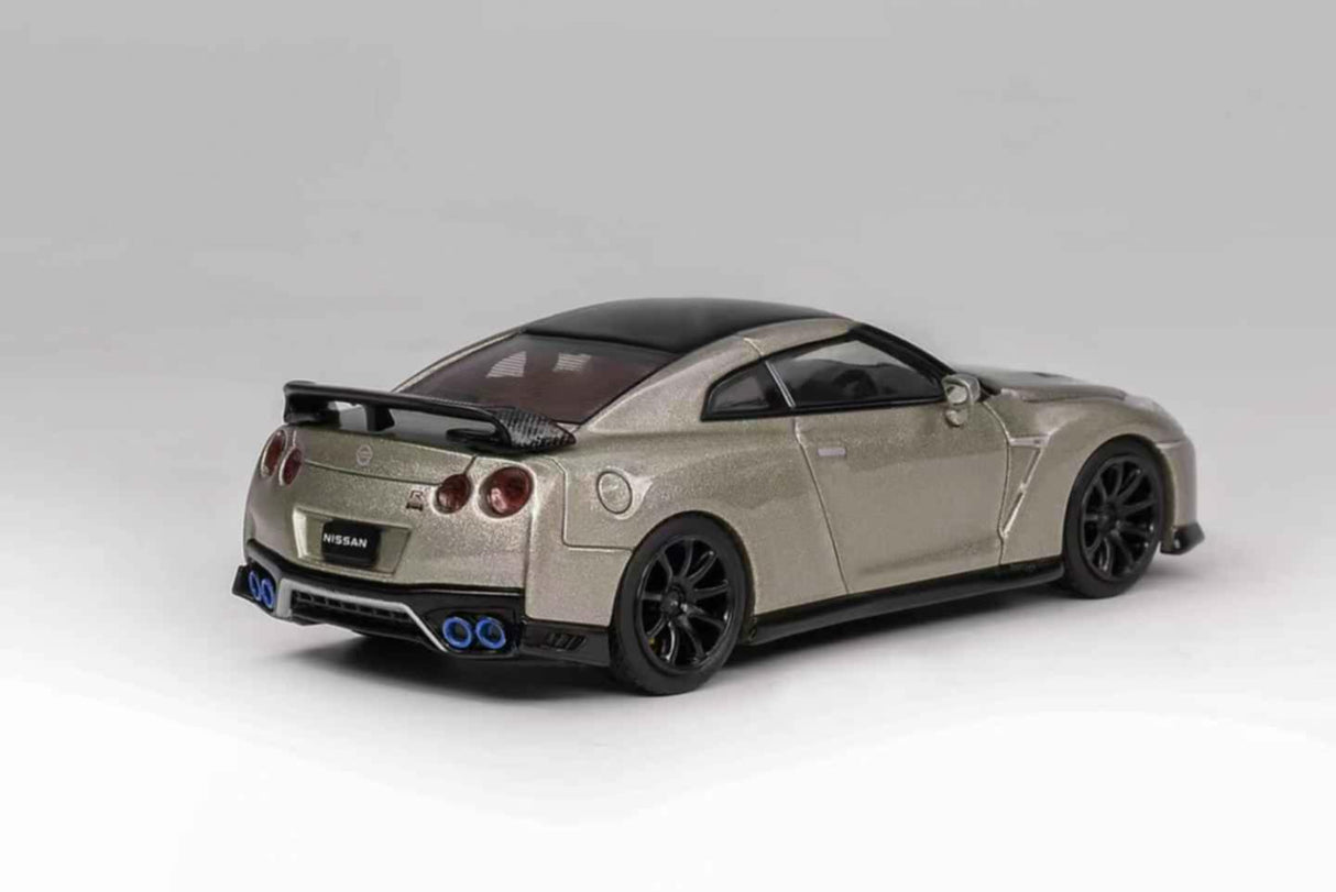 *PREORDER* MotorHelix 1:64 Nissan GT-R (R35) Track Edition in Millennium Jade