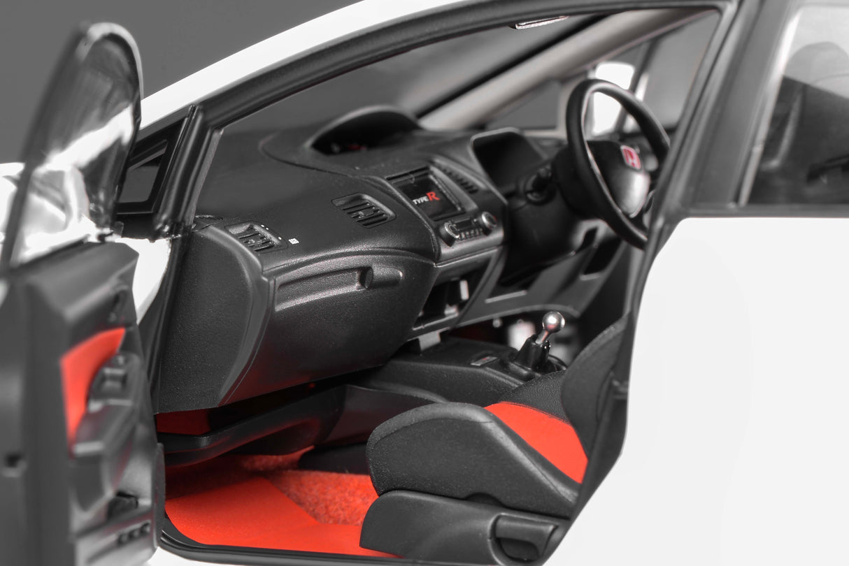MotorHelix 1:18 Honda Civic Type-R (FD2) 2007 Facelift