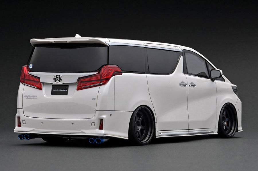 Ignition Model 1:18 Toyota Alphard (H30W) Executive Lounge S in Pearl White