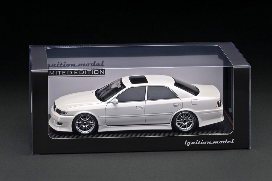 Ignition Model 1:18 Toyota Chaser (JZX100) VERTEX in Pearl White with Engine Display