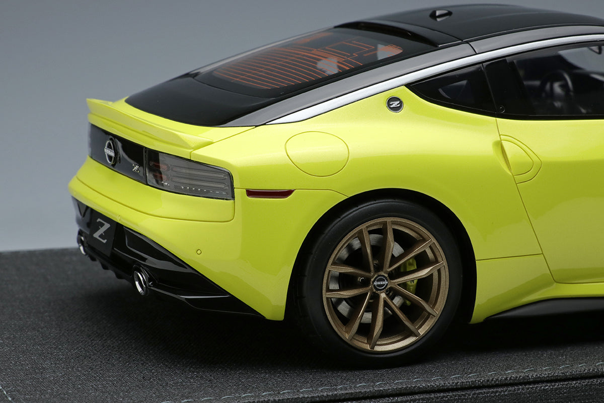 Make Up Co., Ltd / IDEA 1:18 Nissan Z "Proto spec" 2023 U.S. Specification in Ikazuchi Yellow