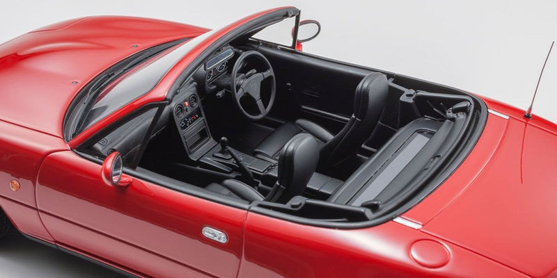 Mazda EUNOS MX-5 Roadster in Classic Red
