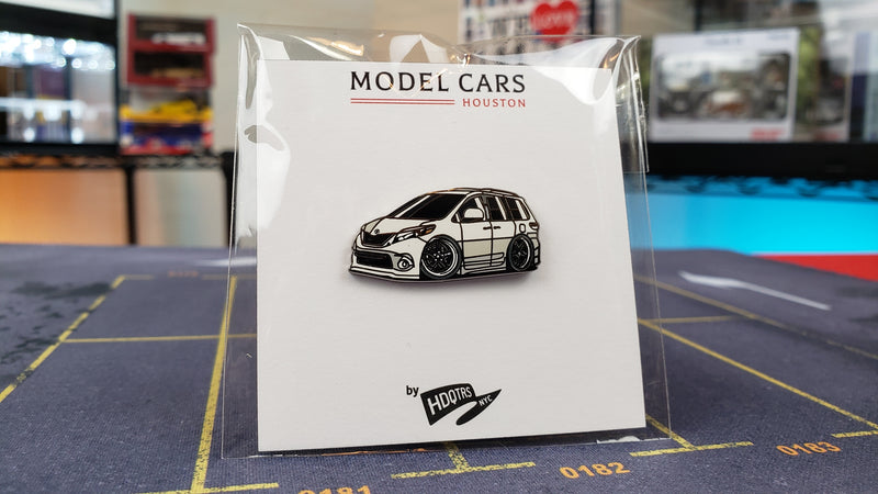 Official Model Cars Houston "TOYOTA SIENNA" Pin