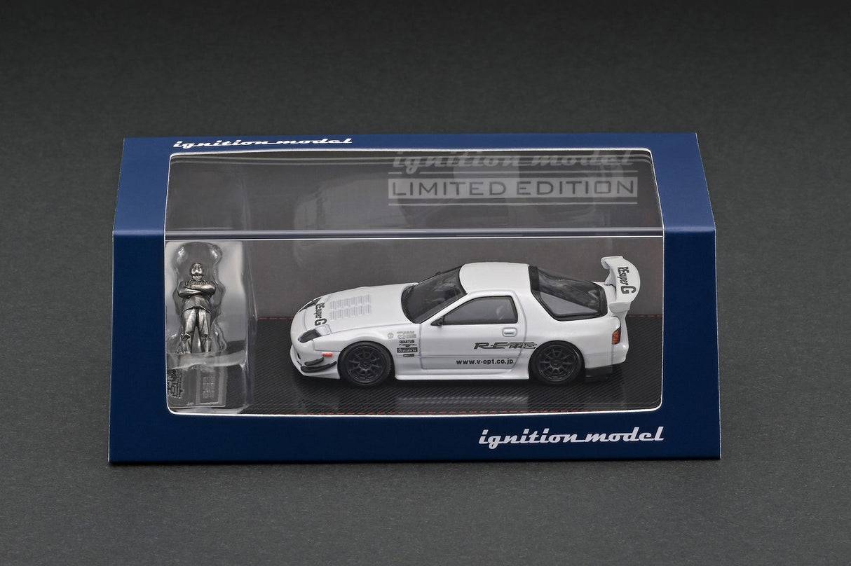 Ignition Model 1:64 Mazda RX-7 (FC3S) RE Amemiya White with Figure