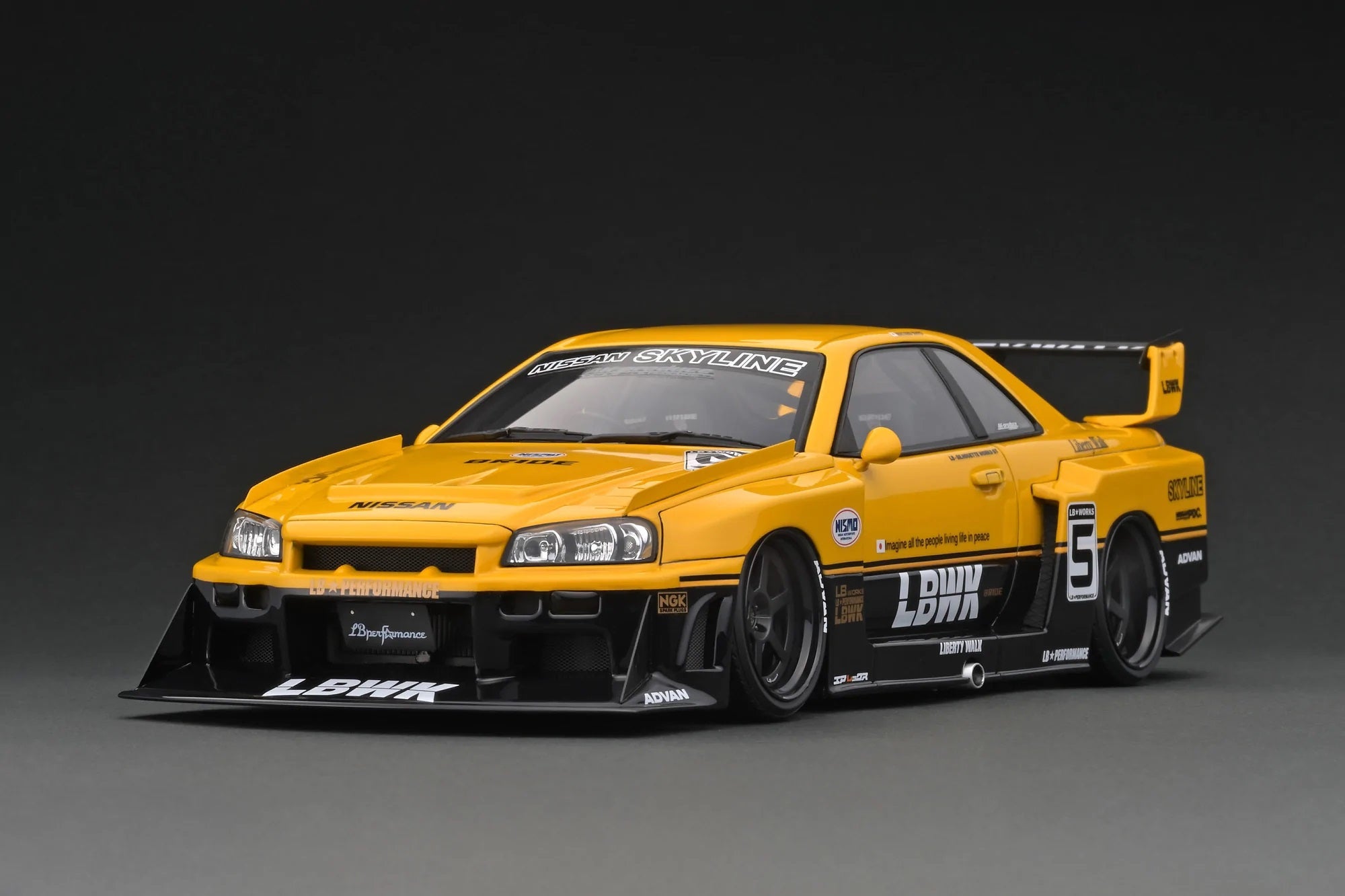 1:18 LBWK Nissan E-R34 Super Silhouette Skyline GTR -- White/Yellow --