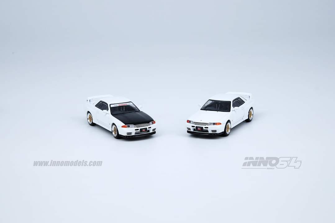 INNO Models 1:64 Nissan Skyline GTR R32 in White with Extra Set of Wheels and Water Slides