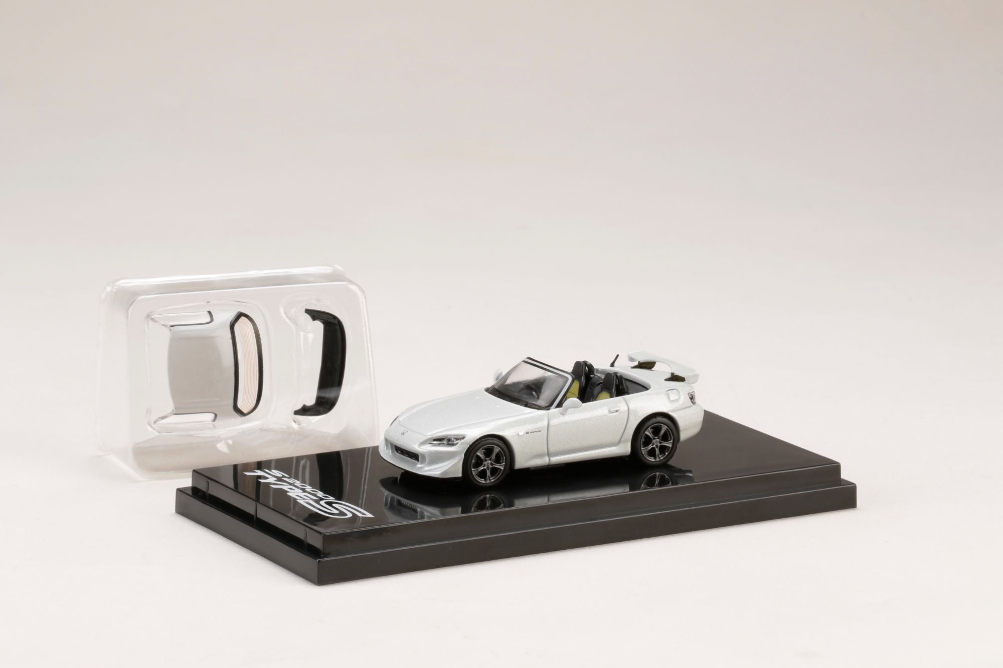 Hobby Japan 1:64 Honda S2000 (AP2) Platinum White Pearl with