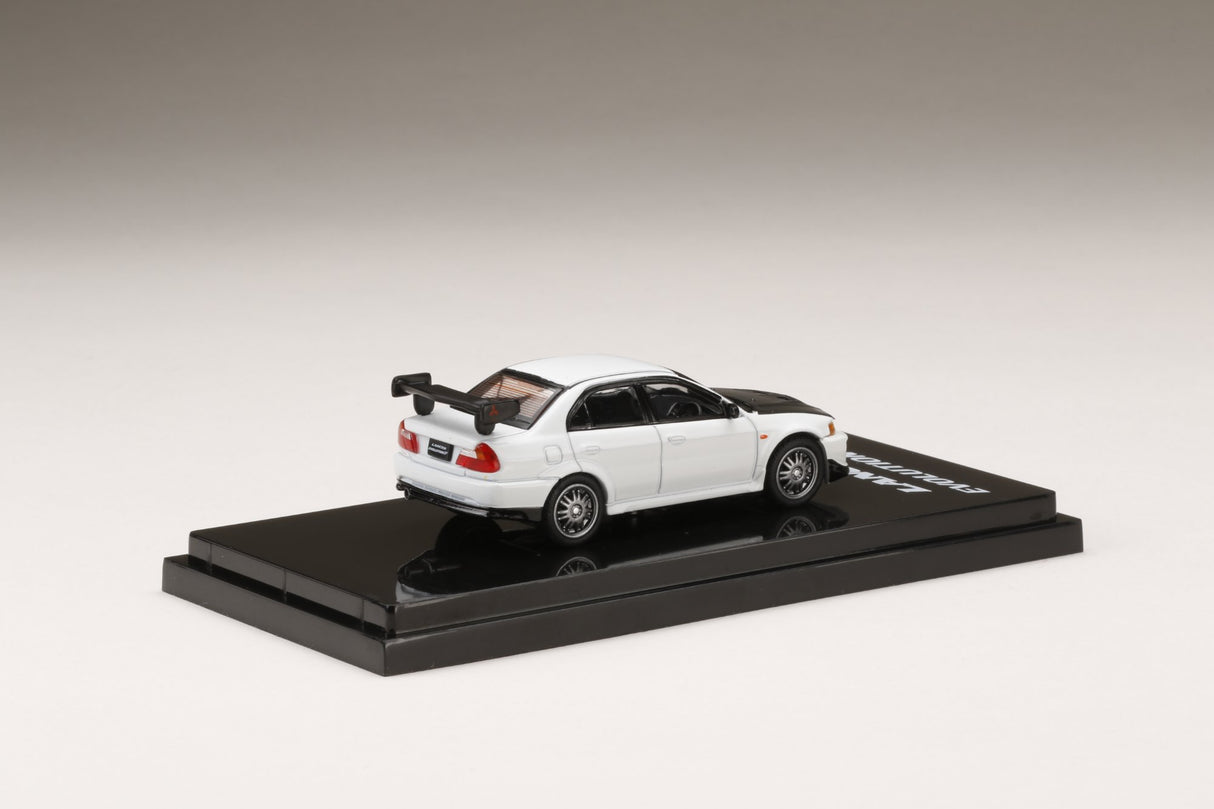 Hobby Japan 1:64 Mitsubishi Lancer GSR Evolution 5 (CP9A) 1998 Customized Version in White