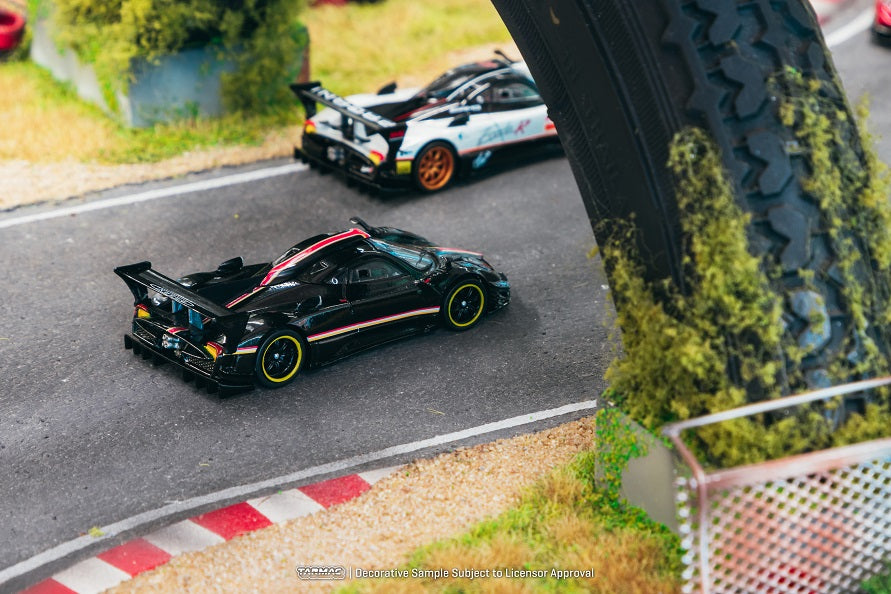 Tarmac Works 1:64 Pagani Zonda Revolución Nero Oro
