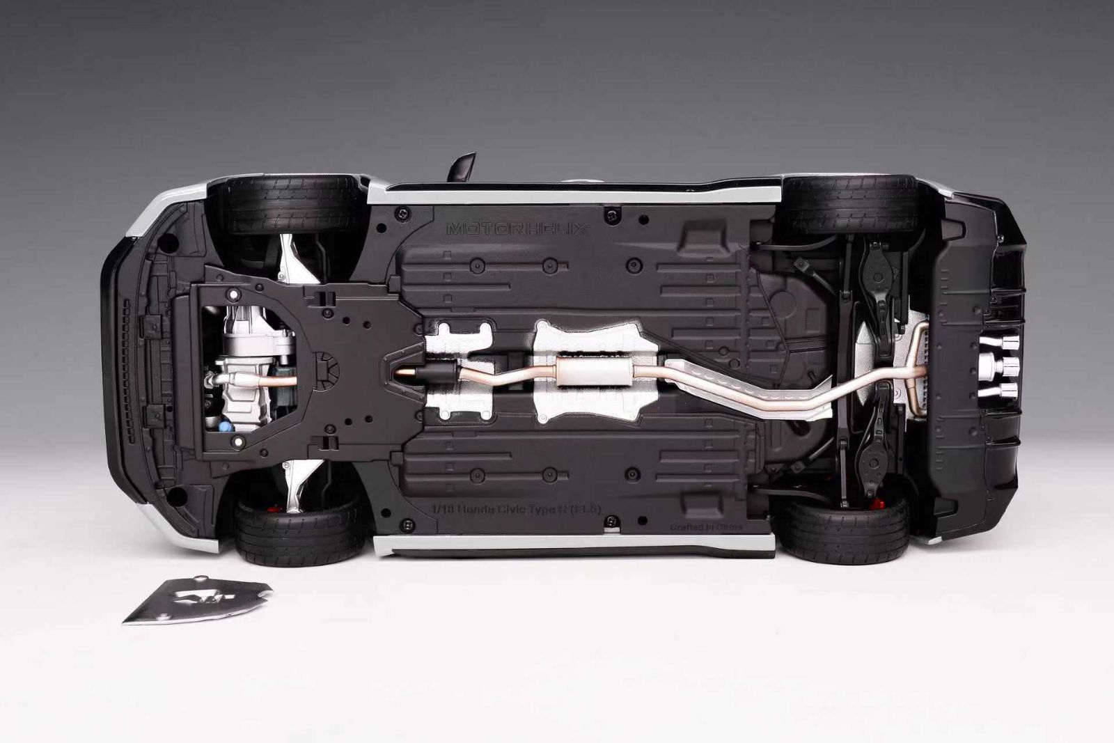 MotorHelix 1:18 Honda Civic Type-R (FL5) Sonic Grey Pearl – Model