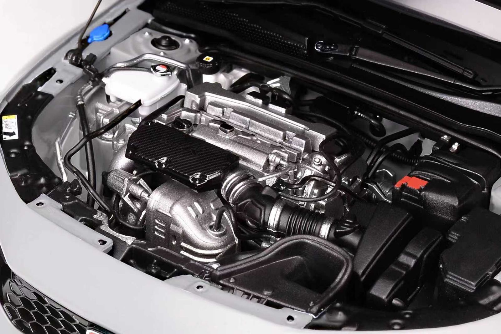 MotorHelix 1:18 Honda Civic Type-R (FL5) Sonic Grey Pearl – Model