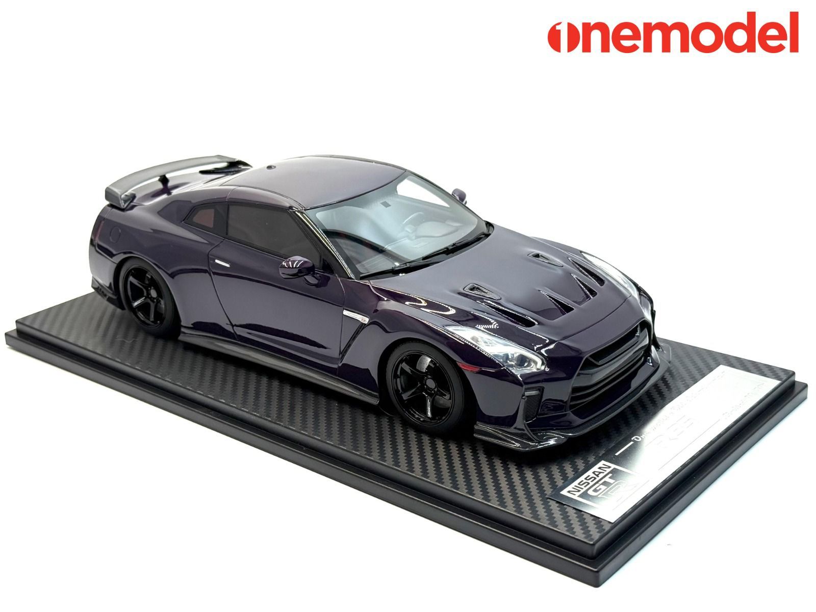 One Model 1:18 Nissan GT-R R35 Custom Edition in Midnight Purple
