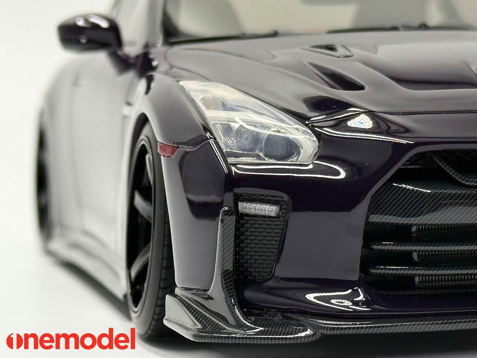 One Model 1:18 Nissan GT-R R35 Custom Edition in Midnight Purple