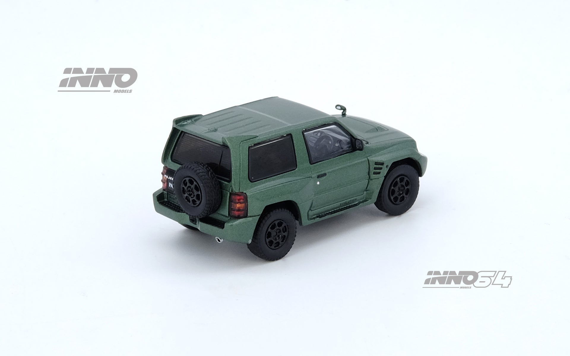 PREORDER* INNO64 1:64 Mitsubishi Pajero Evolution in Satin Green