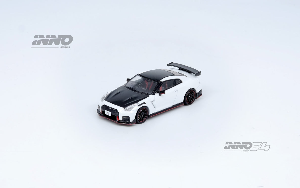 INNO64 1:64 Nissan GT-R (R35) NISMO in White
