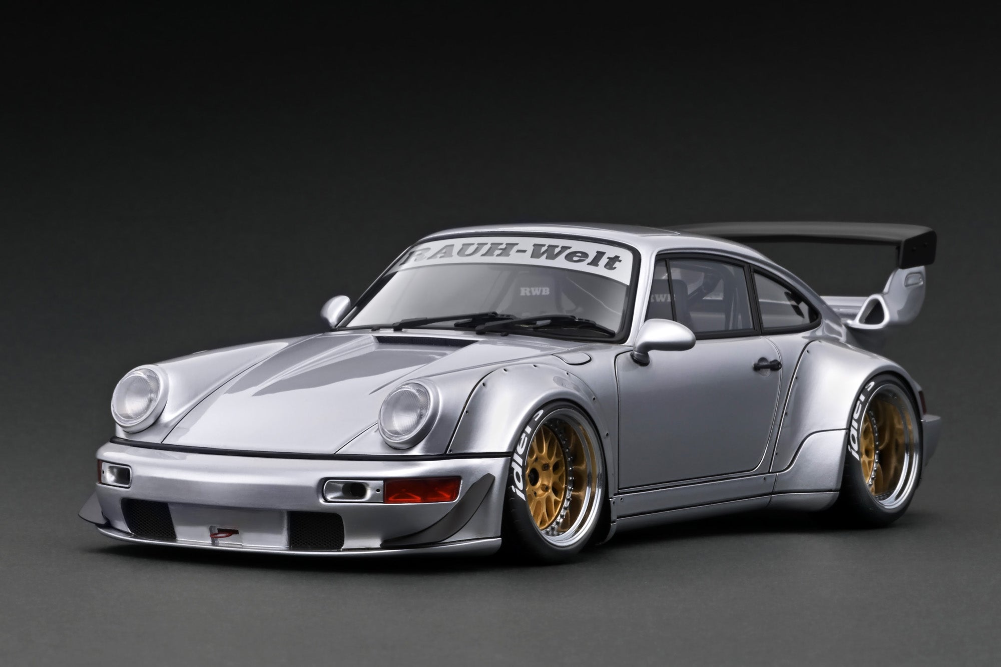 Ignition Model 1:18 Porsche 964 RWB in Silver with M64